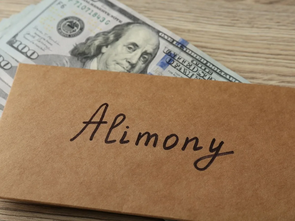 alimony envelope representing spousal support payments